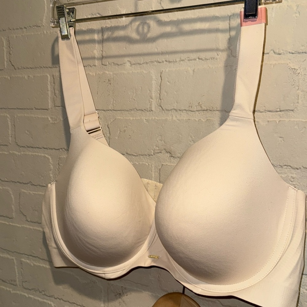 Cacique bra padded cream colored size 50C NEW modern luxe